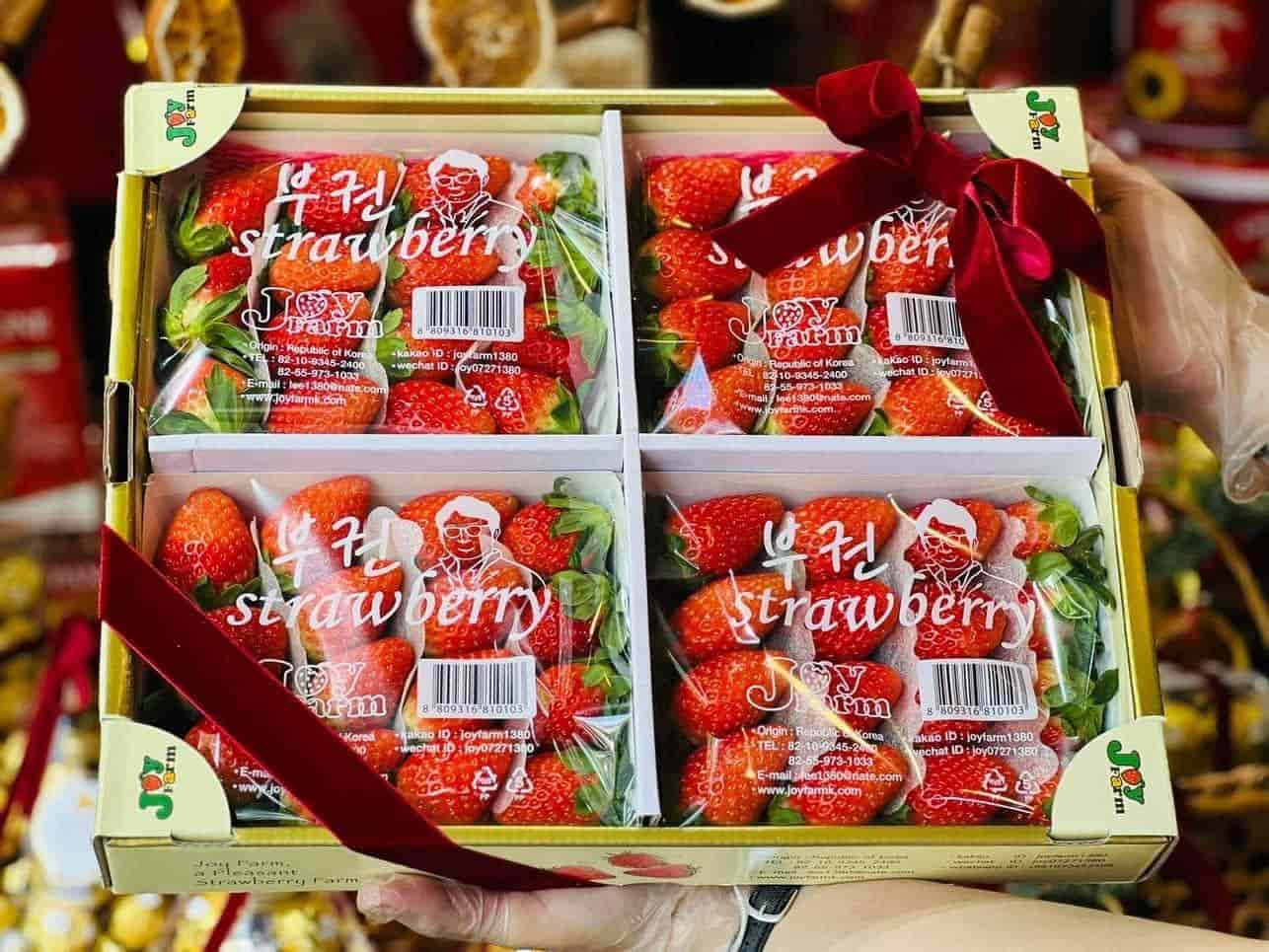 Dâu Hàn Quốc Joy Farm - Thùng 4 Hộp Quà Tặng