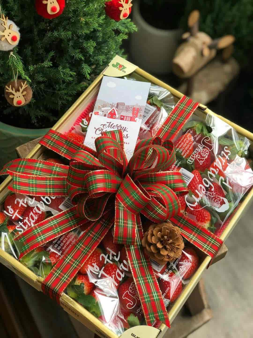 Thùng Quà Dâu Hàn Quốc