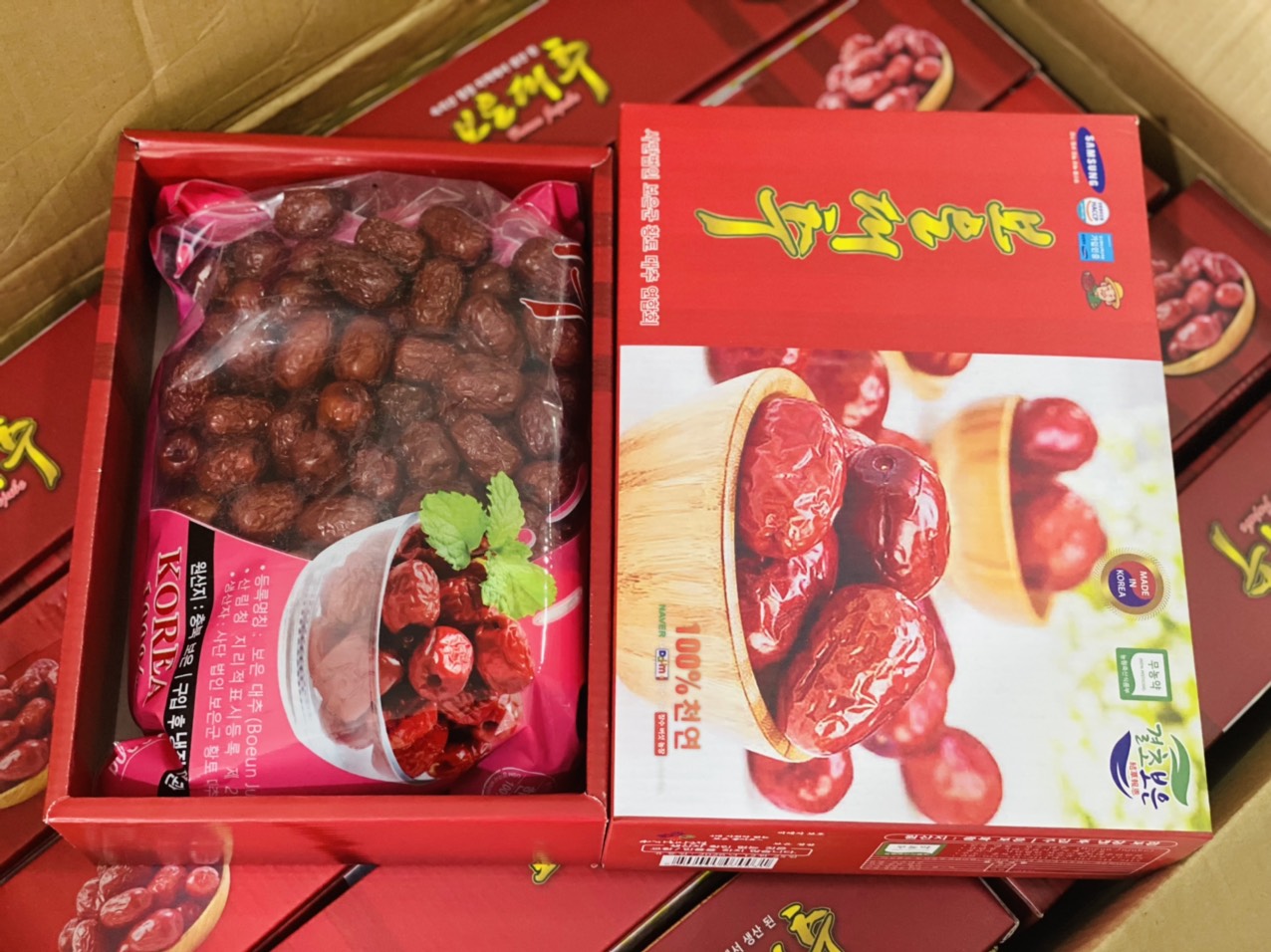 TÁO ĐỎ KHÔ HÀN QUỐC HỘP 1KG