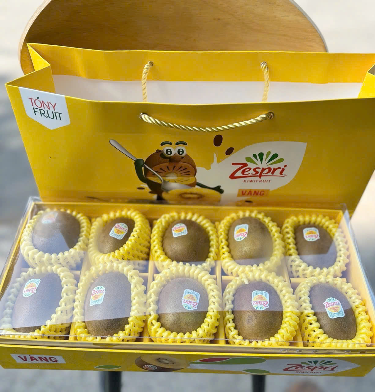 KIWI VÀNG ZESPRI – HỘP QUÀ TẾT CAO CẤP 10 TRÁI