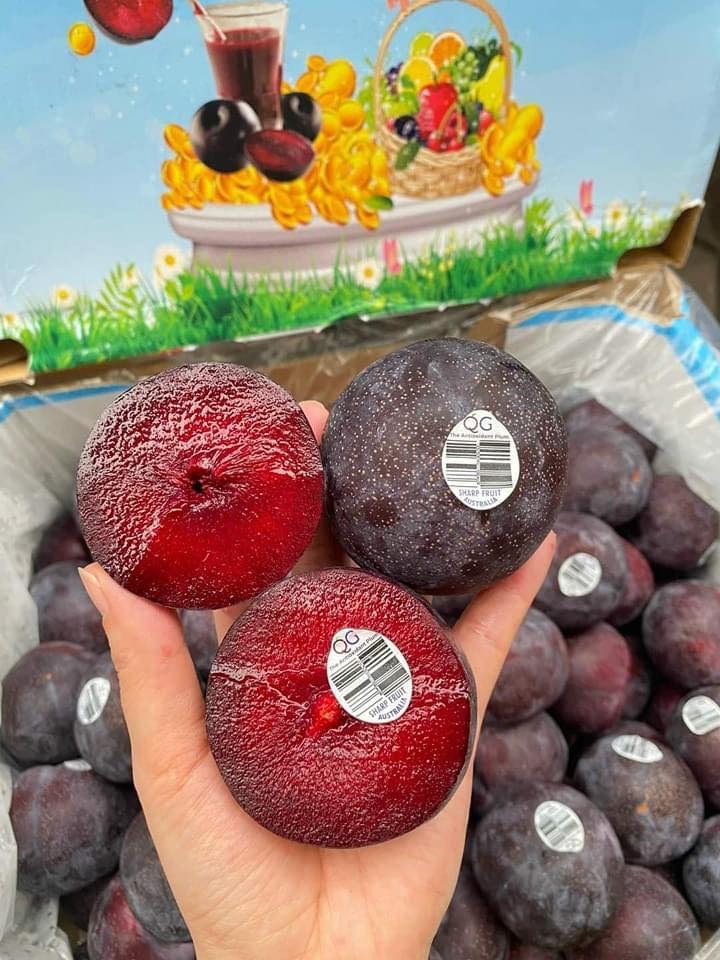 Mận Úc ruột đỏ